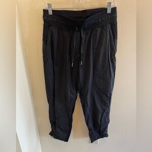 Lululemon dance studio cropped pant